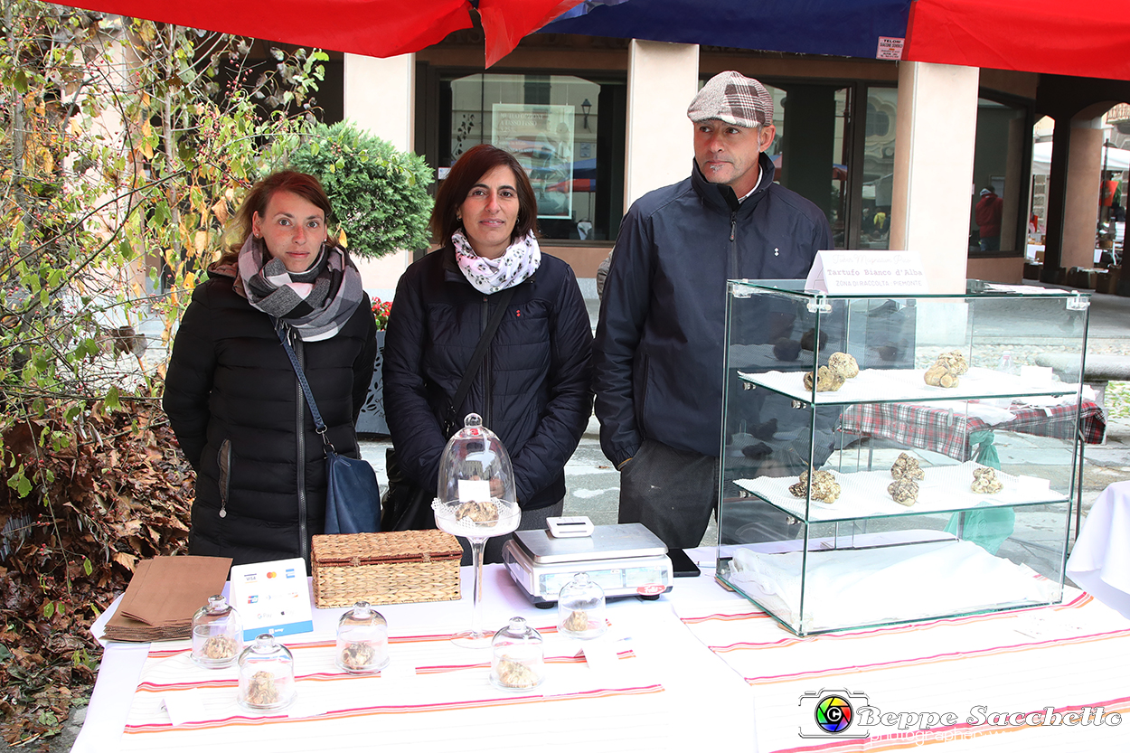 VBS_6481 - Fiera dei Santi - 12.ma Fiera Nazionale del Tartufo.jpg